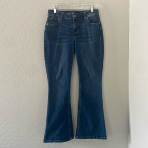 M jeans by Maurice’s classic flare mid rise jeans